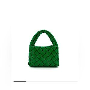 Like Dreams
Oriane Quilted Top Handle Crossbody Bag